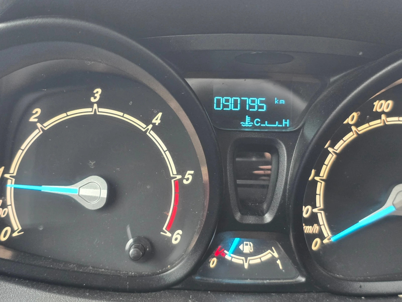 Ford Tourneo Connect 1.5TDCi/Лизинг, снимка 13 - Автомобили и джипове - 56746105