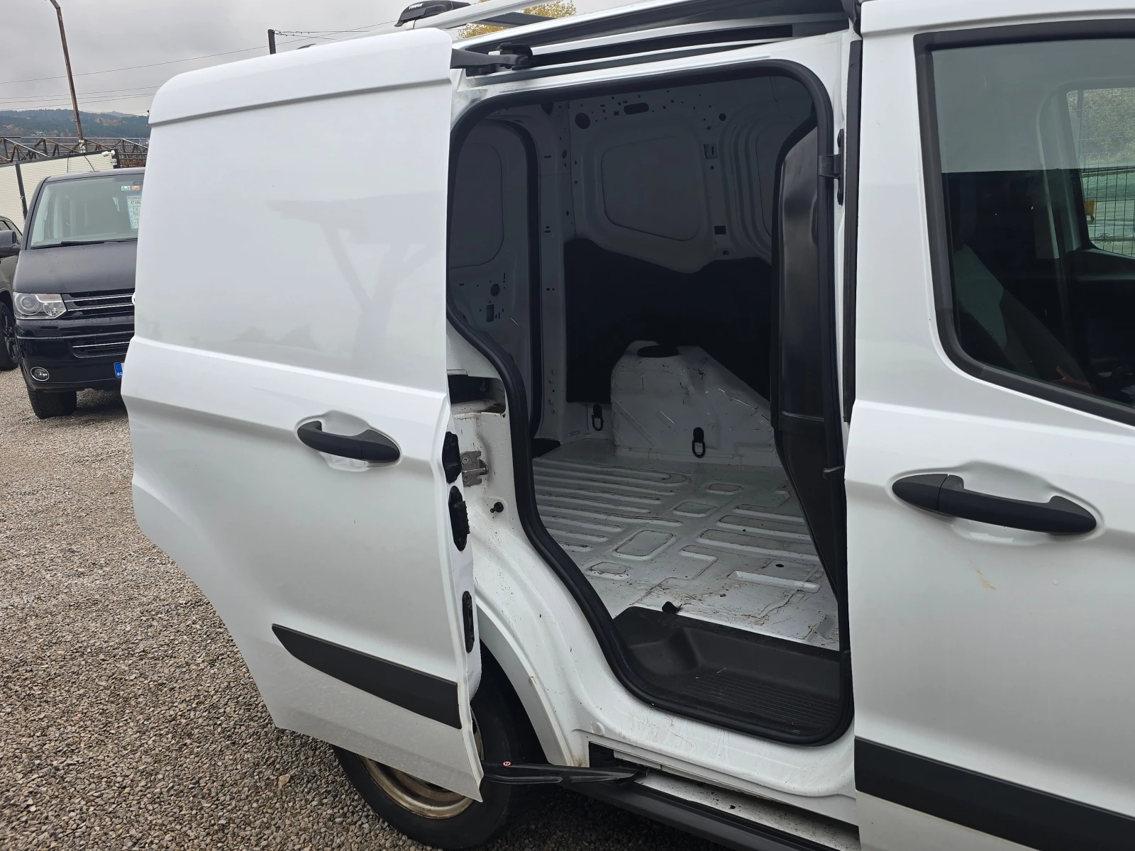 Ford Tourneo Connect 1.5TDCi/Лизинг, снимка 4 - Автомобили и джипове - 56746105