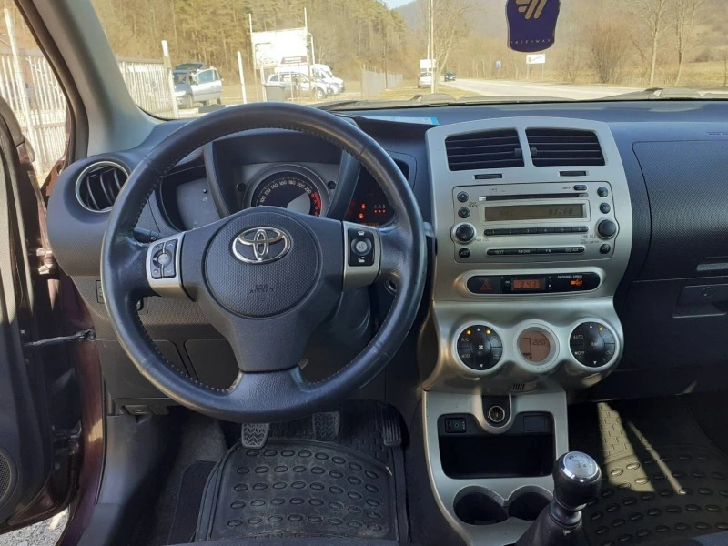 Toyota Urban Cruiser 1.3i klimatronik , снимка 8 - Автомобили и джипове - 44337677