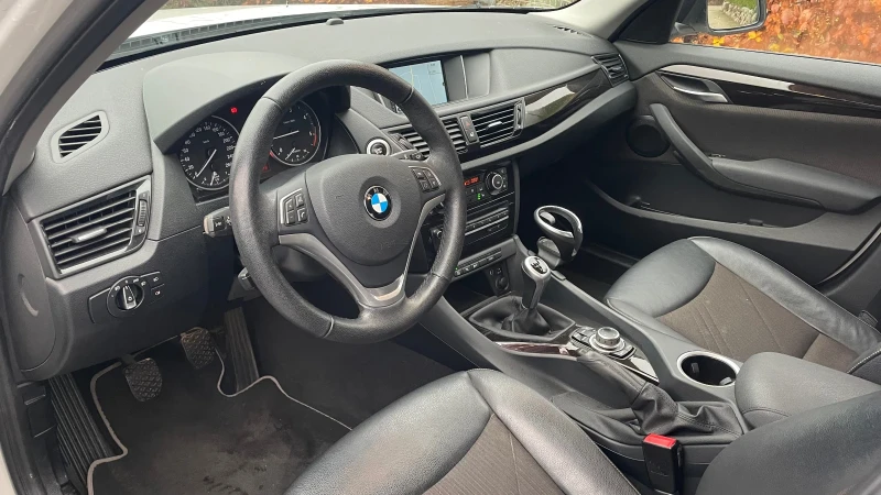 BMW X1 2.0D\NAVI\КОЖА\ПОДГРЕВ\BI XENON\FACELIFT\, снимка 5 - Автомобили и джипове - 48141984