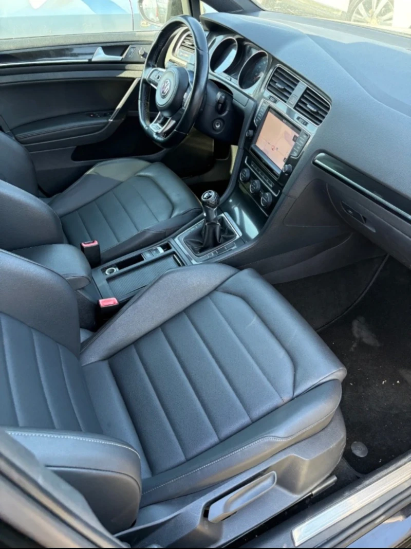 VW Golf, снимка 11 - Автомобили и джипове - 50137933