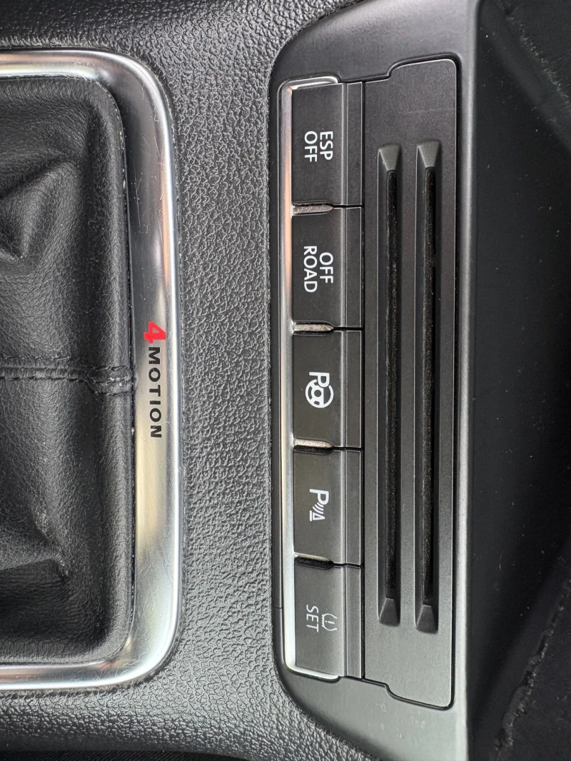 VW Tiguan 2.0TDI 4MOTION, снимка 10 - Автомобили и джипове - 50137933