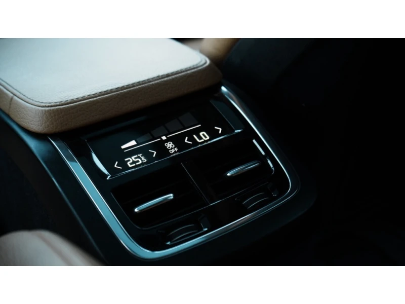 Volvo Xc90 * T6 Momentum * CARFAX * ЦЕНА ДО БГ, снимка 9 - Автомобили и джипове - 52929825