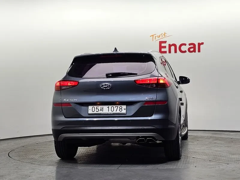 Hyundai Tucson 2.0 CRDi, снимка 4 - Автомобили и джипове - 54258421