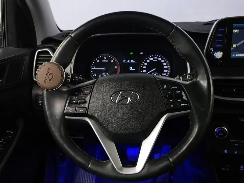 Hyundai Tucson 2.0 CRDi, снимка 13 - Автомобили и джипове - 54258421