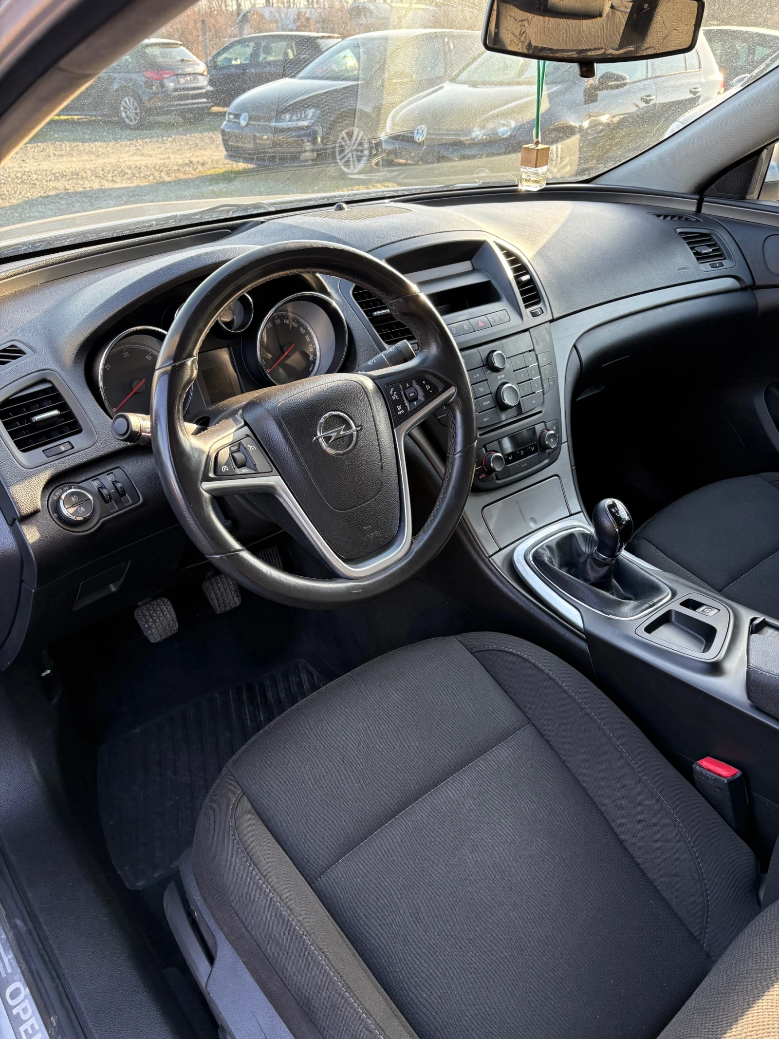 Opel Insignia 2.0TDI 4MOTION, снимка 6 - Автомобили и джипове - 50137933