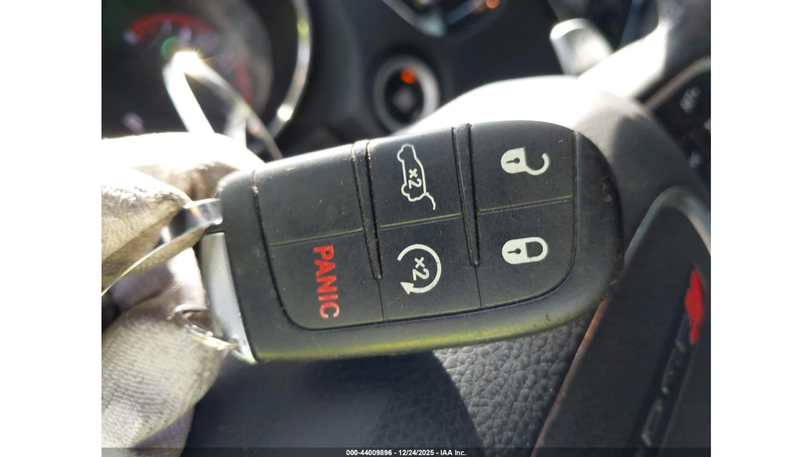 Dodge Durango * R/T* 5.7* V8* KEYLESS* ПОДГРЕВ* , снимка 10 - Автомобили и джипове - 53799935