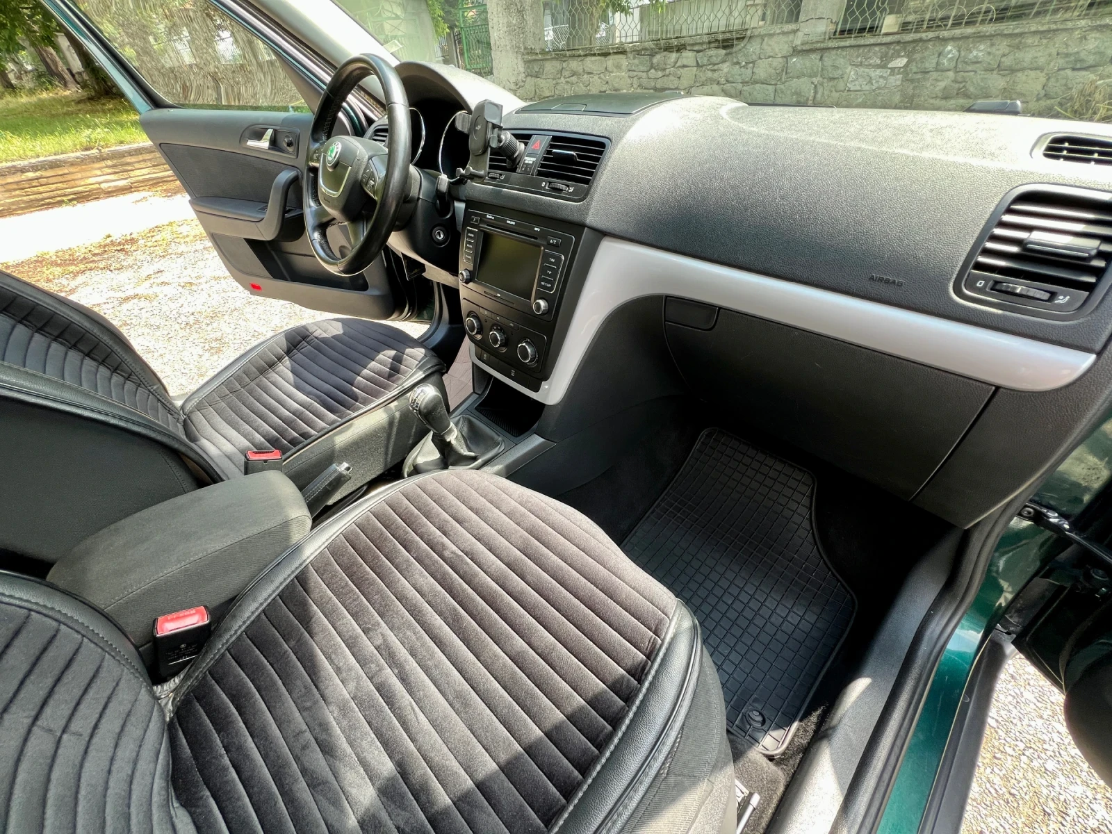 Skoda Yeti 1.2 tsi, снимка 9 - Автомобили и джипове - 54766270