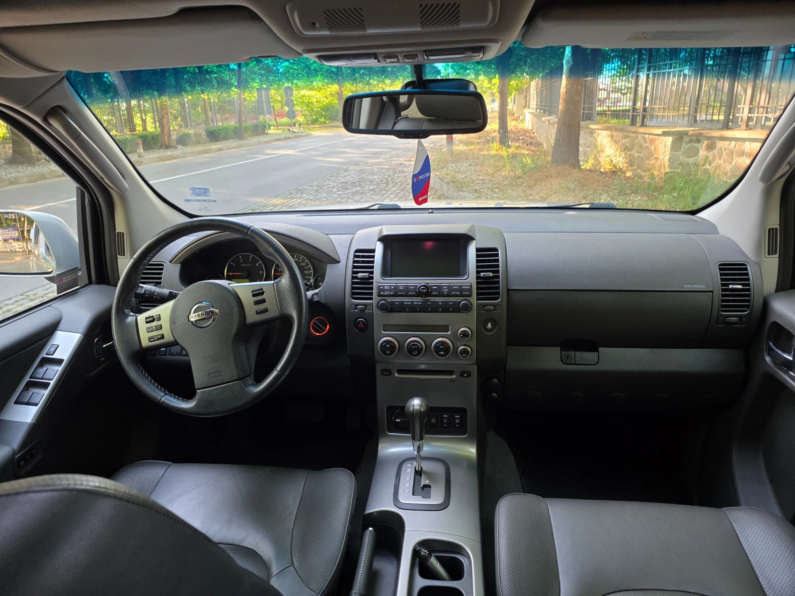 Nissan Pathfinder LUXURY EDITION, снимка 12 - Автомобили и джипове - 55080670