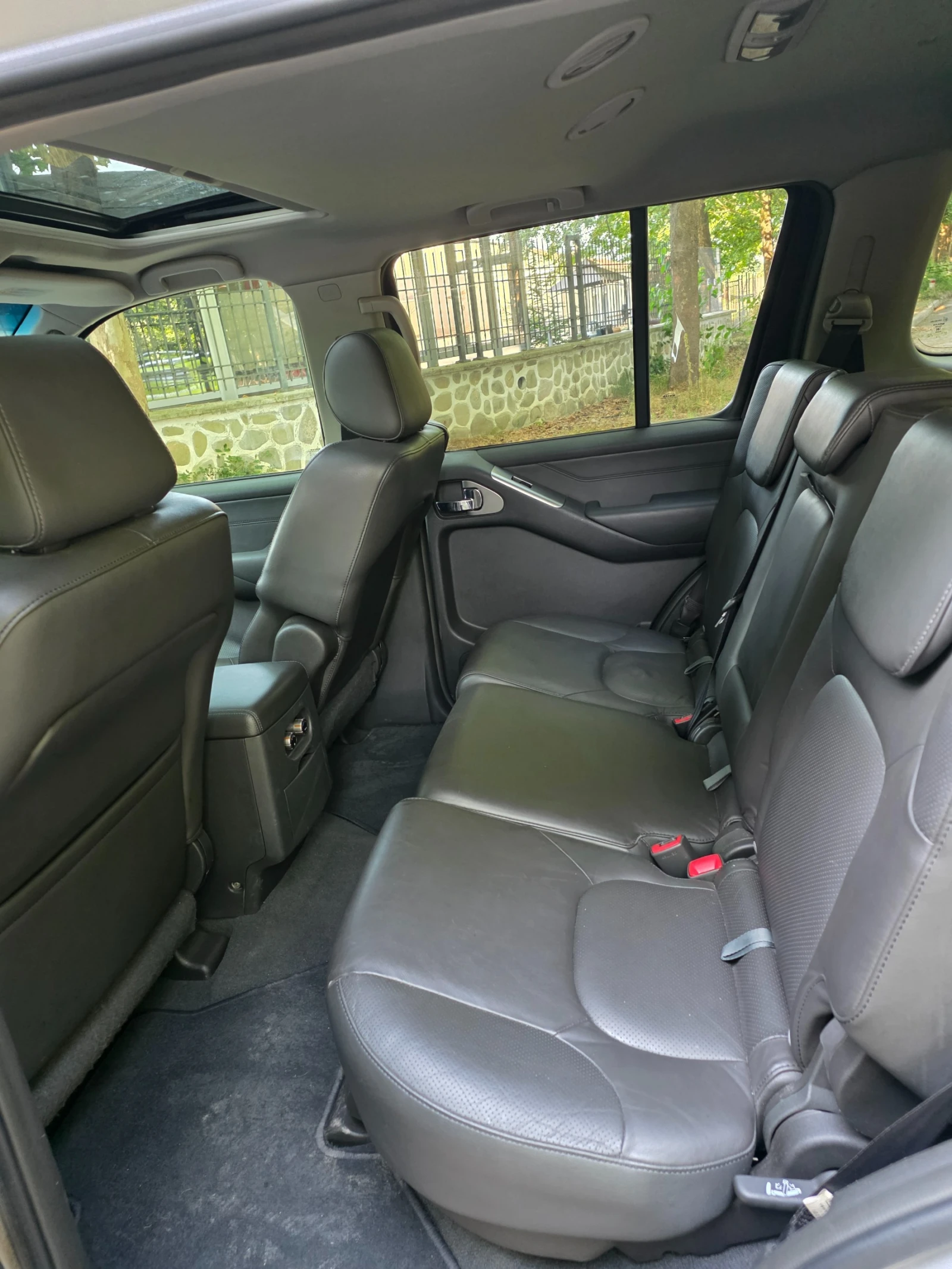 Nissan Pathfinder LUXURY EDITION, снимка 9 - Автомобили и джипове - 55080670