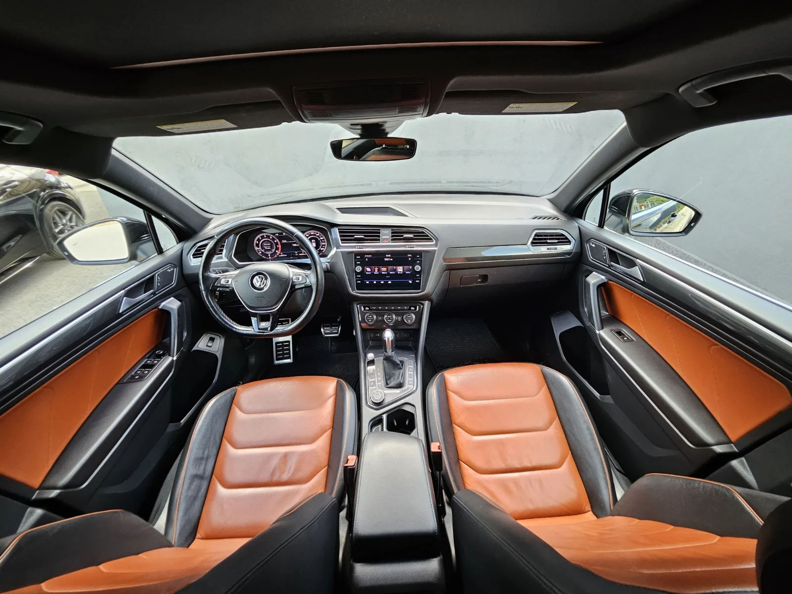 VW Tiguan 2.0 TSI 4MOTION DSG, снимка 11 - Автомобили и джипове - 55233899