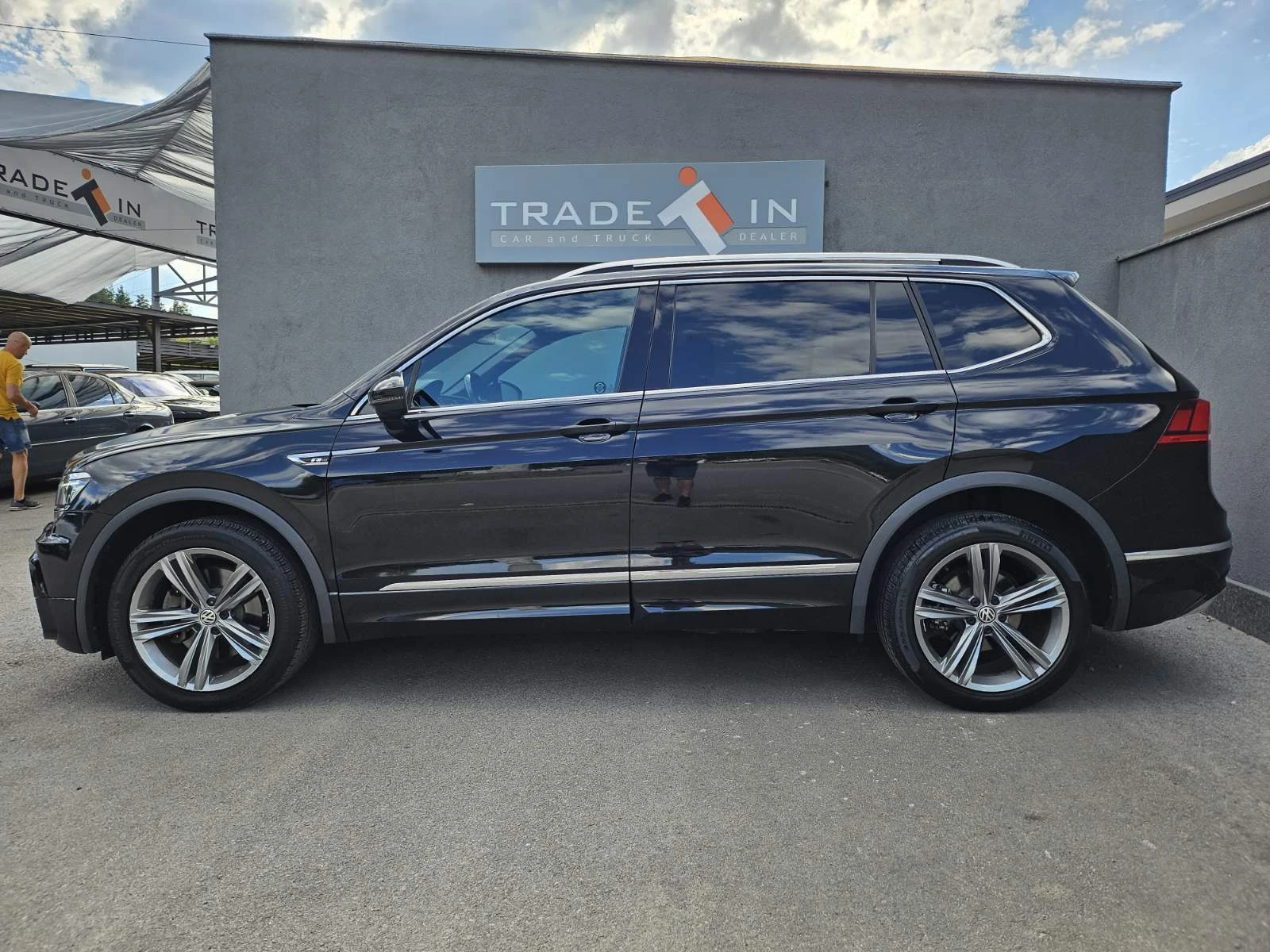 VW Tiguan 2.0 TSI 4MOTION DSG, снимка 7 - Автомобили и джипове - 55233899