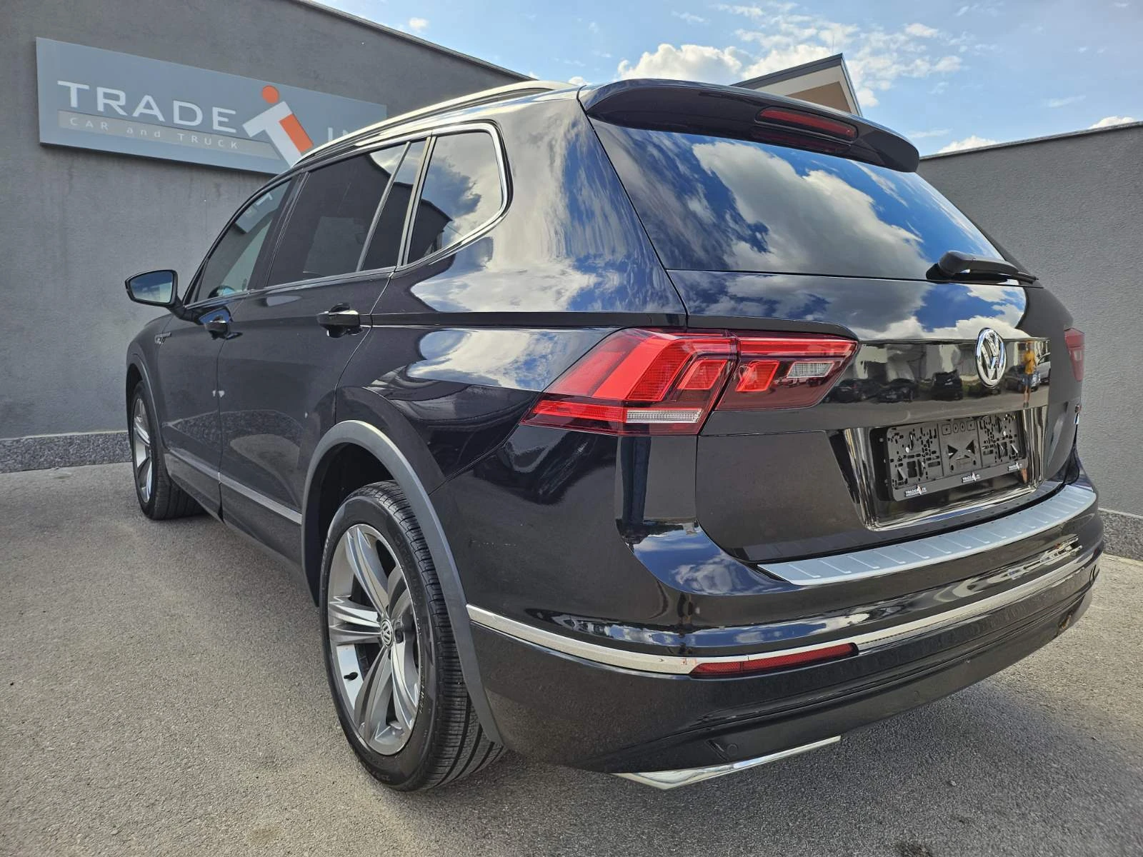 VW Tiguan 2.0 TSI 4MOTION DSG, снимка 6 - Автомобили и джипове - 55233899