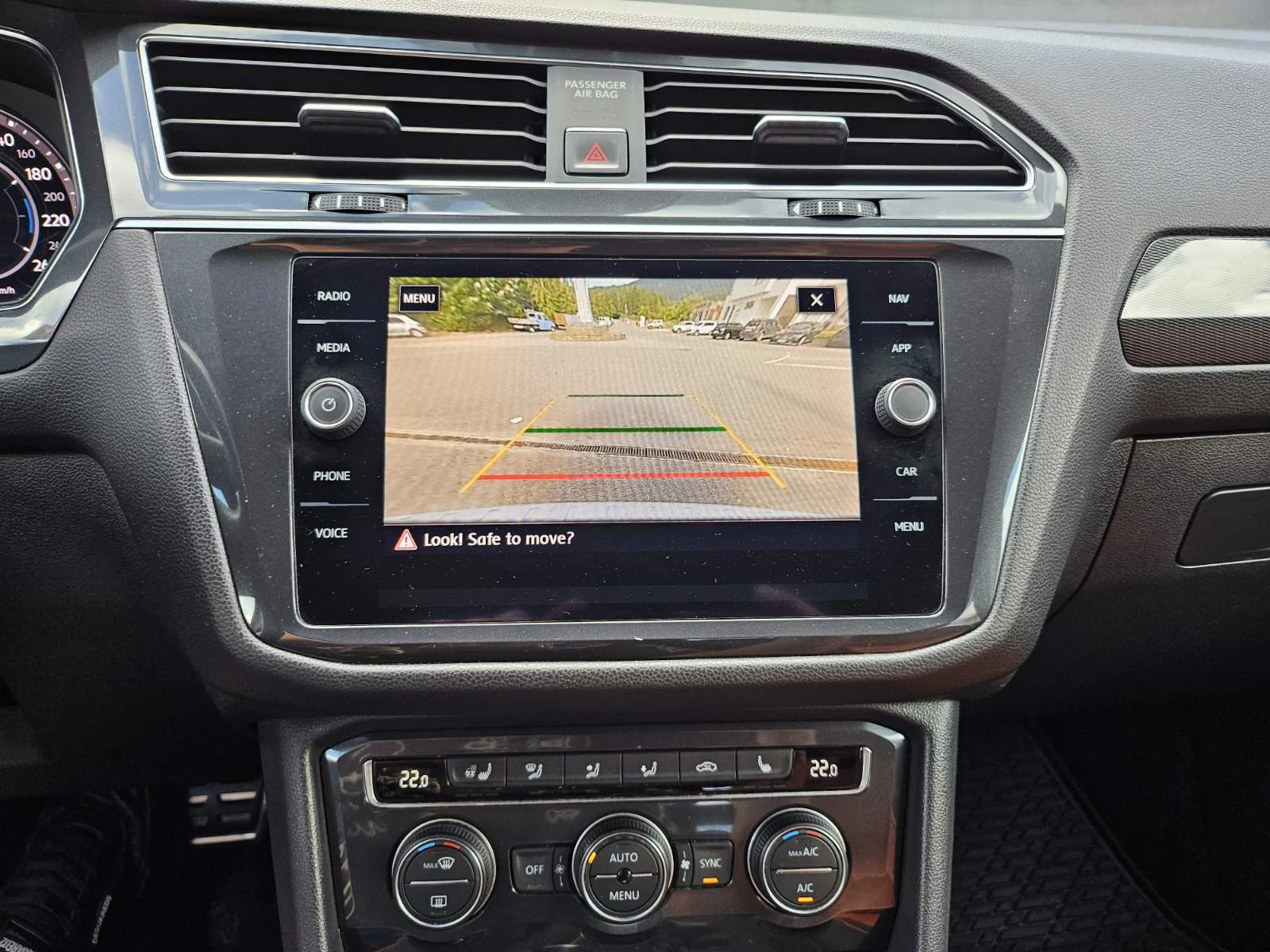 VW Tiguan 2.0 TSI 4MOTION DSG, снимка 13 - Автомобили и джипове - 55233899