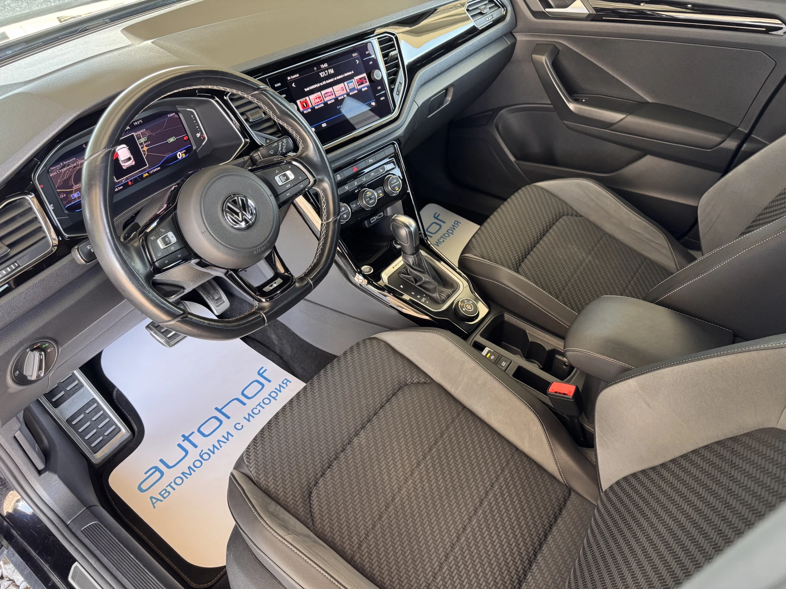VW T-Roc R/2.0TSI/300K.C./7AT/4MOTION, снимка 7 - Автомобили и джипове - 56129767