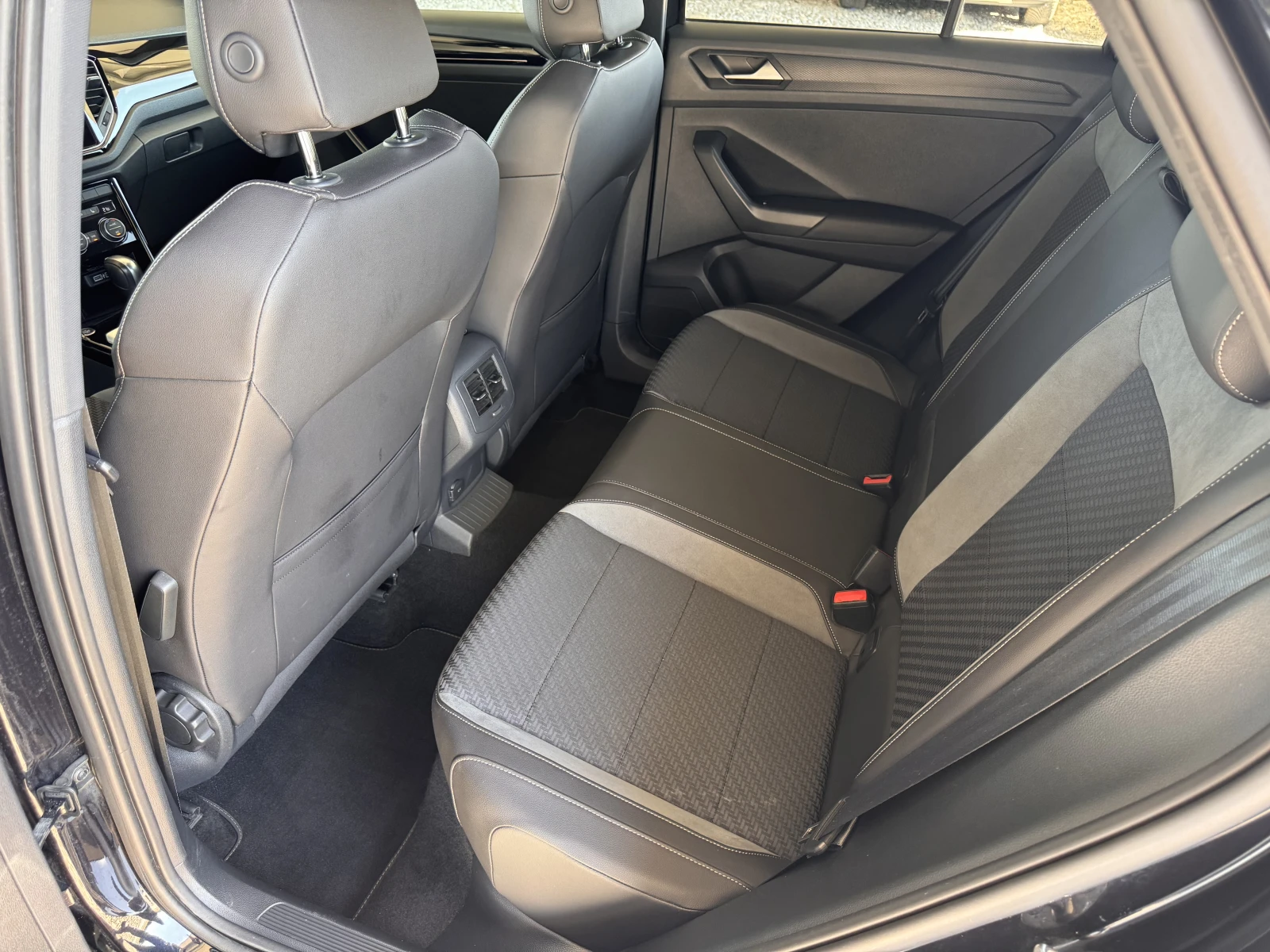 VW T-Roc R/2.0TSI/300K.C./7AT/4MOTION, снимка 10 - Автомобили и джипове - 56129767