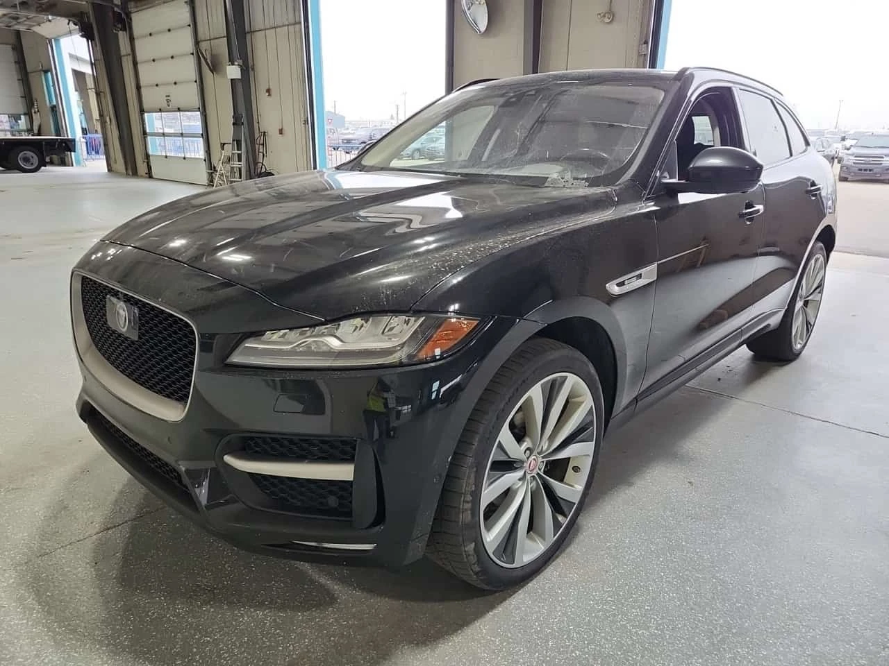 Jaguar F-PACE  R SPORT / CARFAX / ШУМ В МОТОРА 
