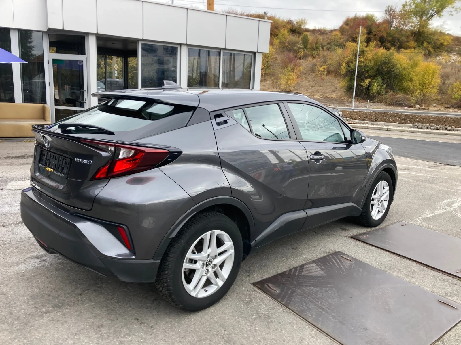 Toyota C-HR 1.8 Hibrid 172000 Original | Mobile.bg � ����������� 4