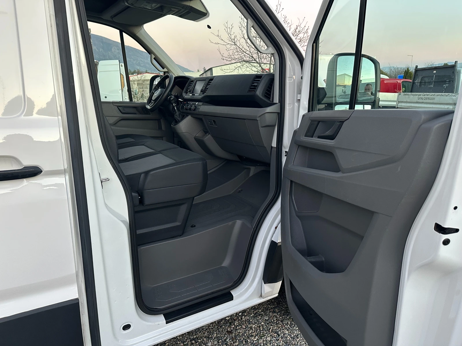 VW Crafter klimatronik/navi/full - изображение 8