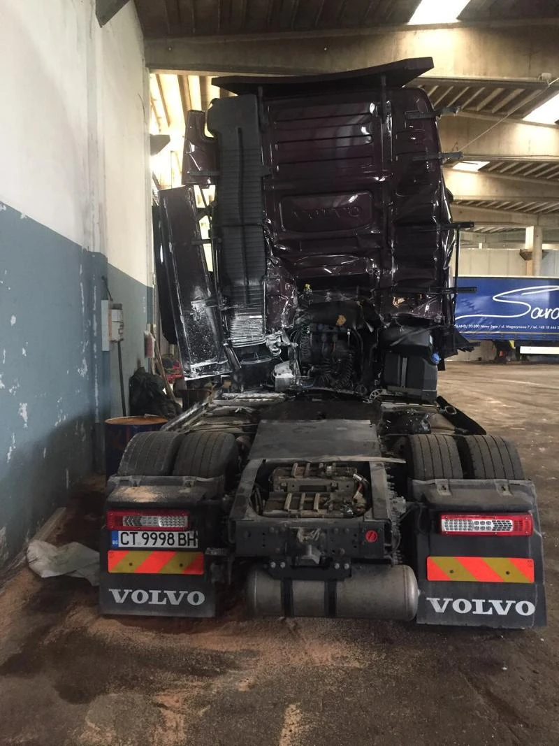 Volvo Fh 13EВРО 5 EEV на части, снимка 3 - Камиони - 37016433