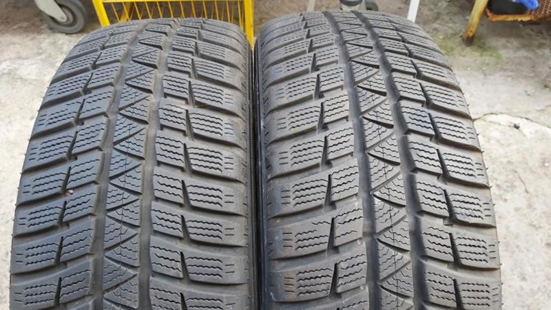 Гуми Зимни 185/55R15, снимка 1 - Гуми и джанти - 27279250