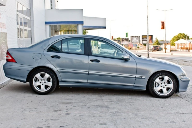 Mercedes-Benz C 200 Avtomat , снимка 4 - Автомобили и джипове - 46635796