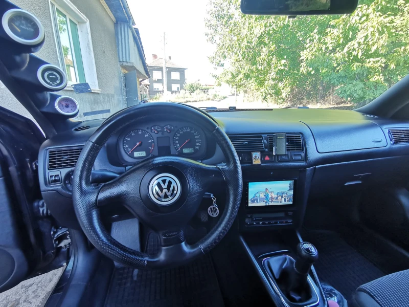 VW Golf 1.8T, снимка 13 - Автомобили и джипове - 47237157