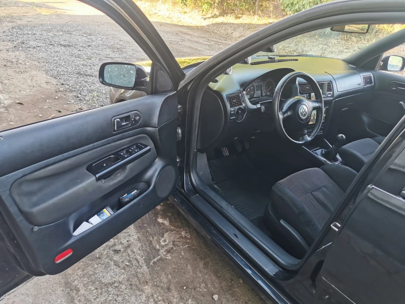 VW Golf 1.8T, снимка 10 - Автомобили и джипове - 47237157