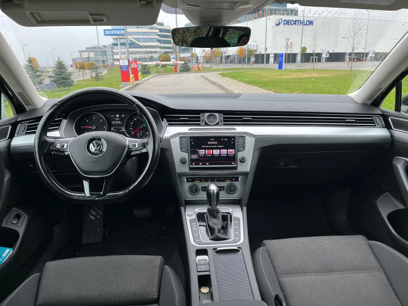 VW Passat ПЕРФЕКТНА АВТОМАТИК FULL LED, снимка 10 - Автомобили и джипове - 47818792