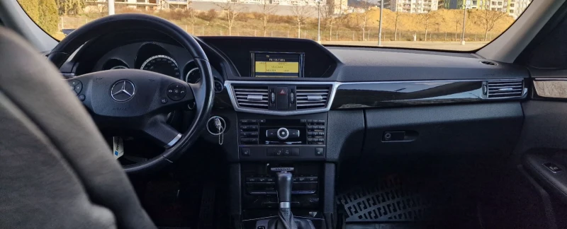 Mercedes-Benz E 250, снимка 15 - Автомобили и джипове - 48852960