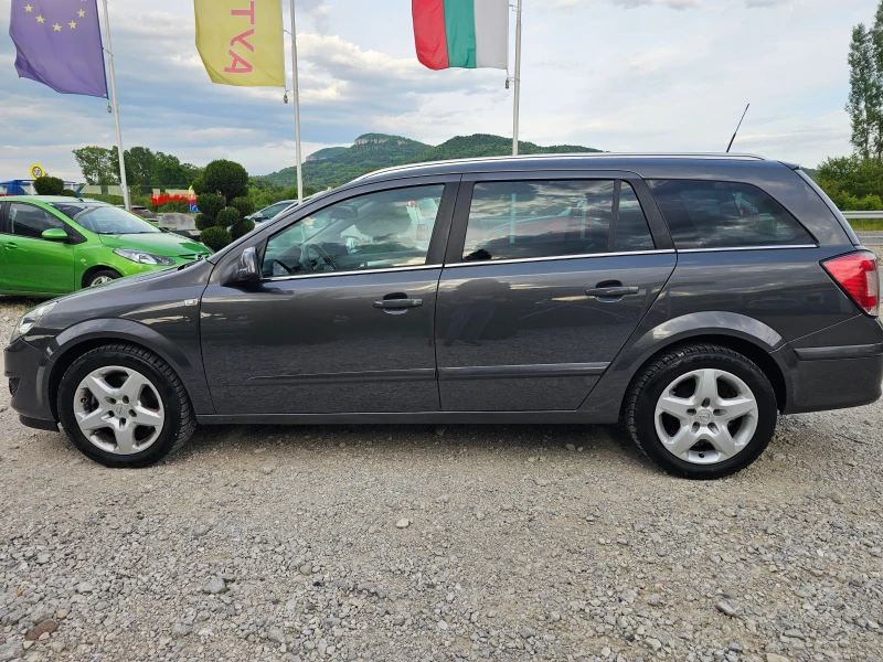 Opel Astra 1.9 CDTI 101кс ! ! КЛИМАТРОНИК ! ! НАВИГАЦИЯ, снимка 2 - Автомобили и джипове - 50384756