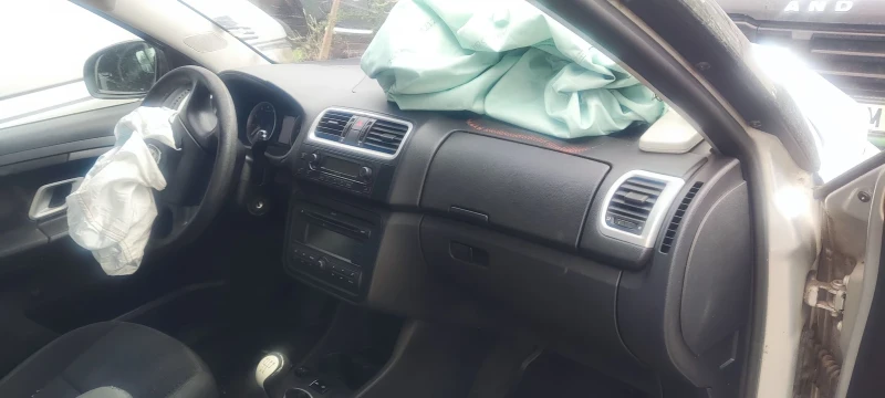 Skoda Fabia, снимка 6 - Автомобили и джипове - 51917184