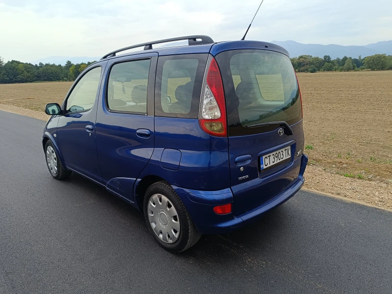Toyota Yaris verso, снимка 4 - Автомобили и джипове - 52497796