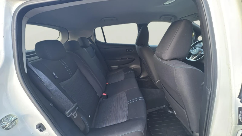 Nissan Leaf  40 KWh, снимка 15 - Автомобили и джипове - 52700307