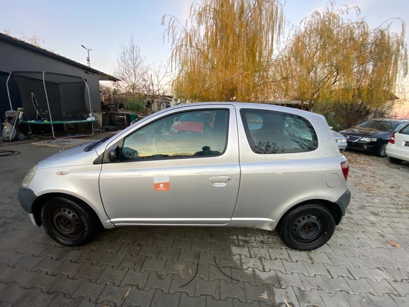 Toyota Yaris 1.0 68кс., снимка 2 - Автомобили и джипове - 52747490
