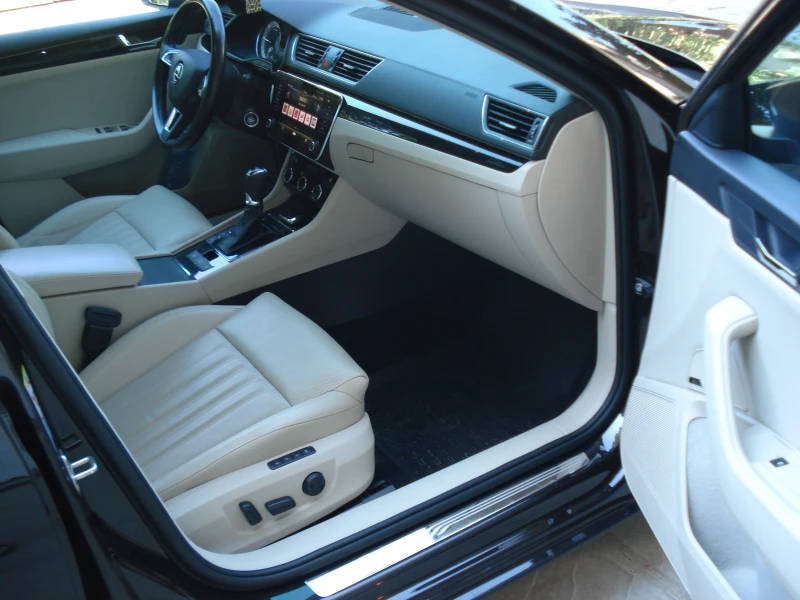 Skoda Superb L&K, АМБИЕНТ, КАМЕРА, ПОДГРЕВ, ДИСТРОНИК, снимка 13 - Автомобили и джипове - 52851943