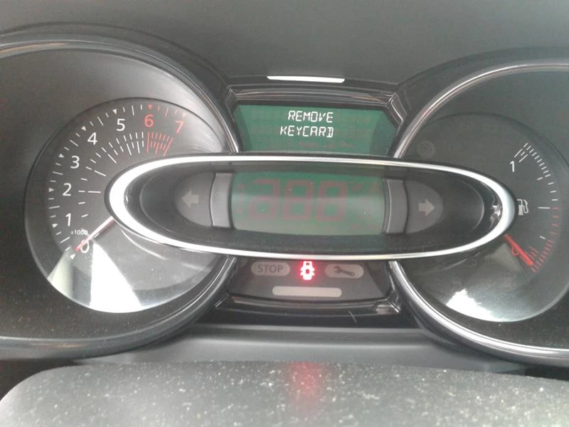 Renault Clio 1.0i, снимка 7 - Автомобили и джипове - 21850659