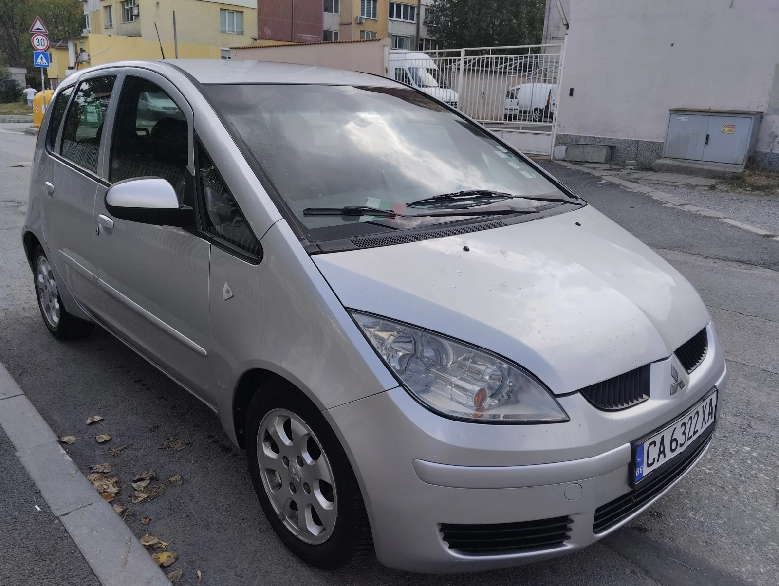 Mitsubishi Colt 1.3 - изображение 9