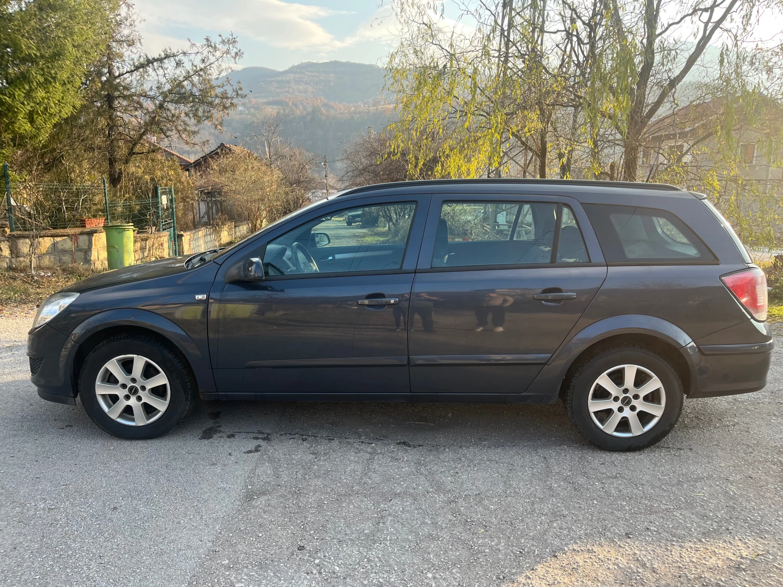 Opel Astra 1.7CDTI * КЛИМАТИК *  - изображение 2