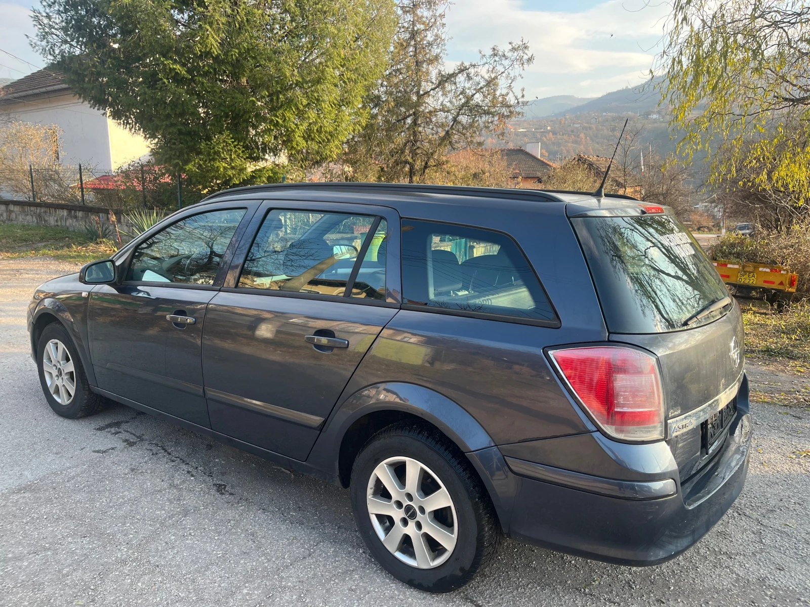 Opel Astra 1.7CDTI * КЛИМАТИК *  - изображение 3