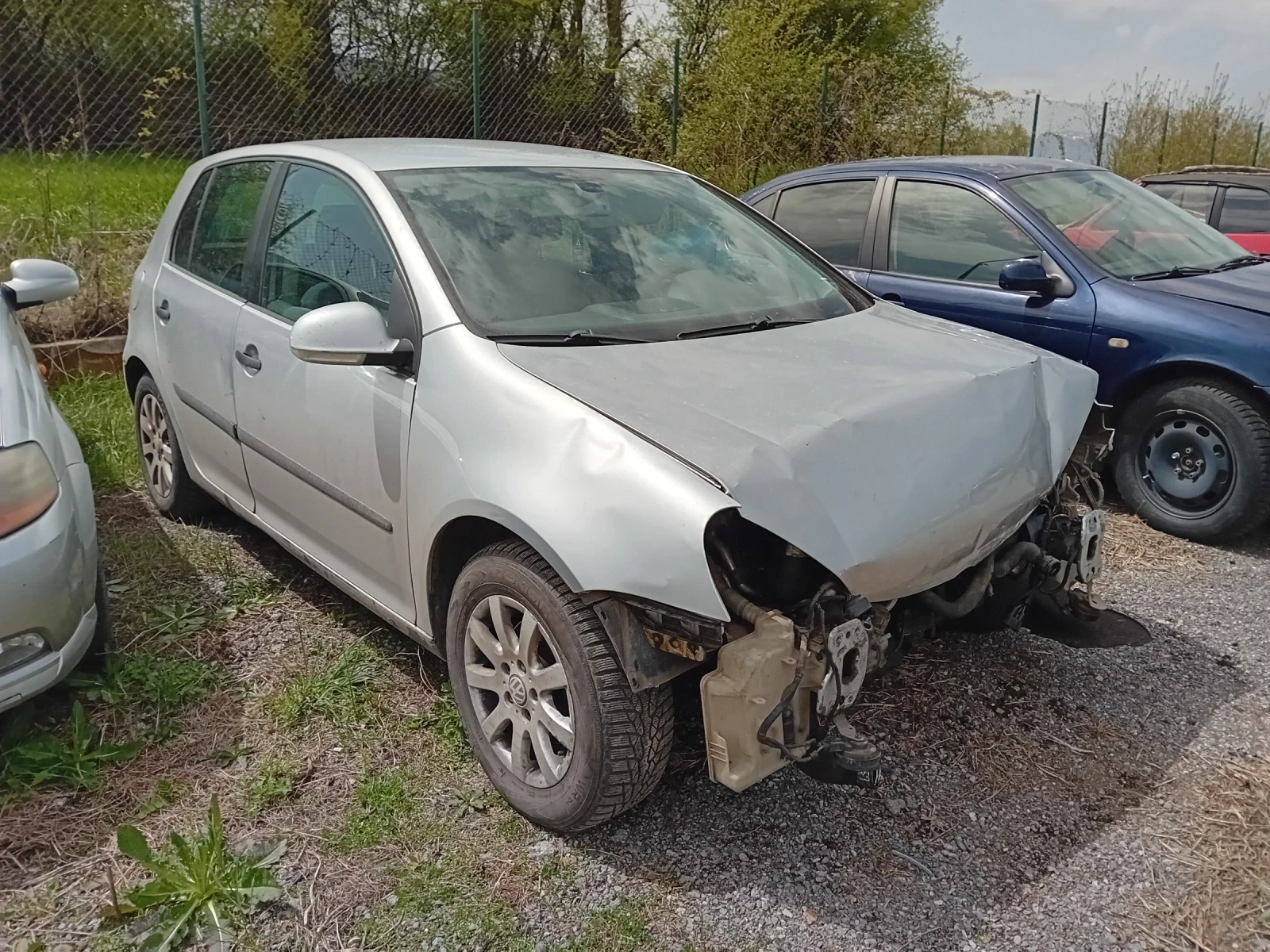 VW Golf Пали и работи БРАКУВАН ЦЯЛ ЗА ЧАСТИ - изображение 2