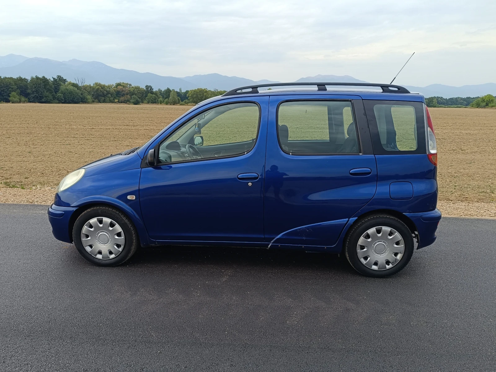 Toyota Yaris verso  - изображение 3