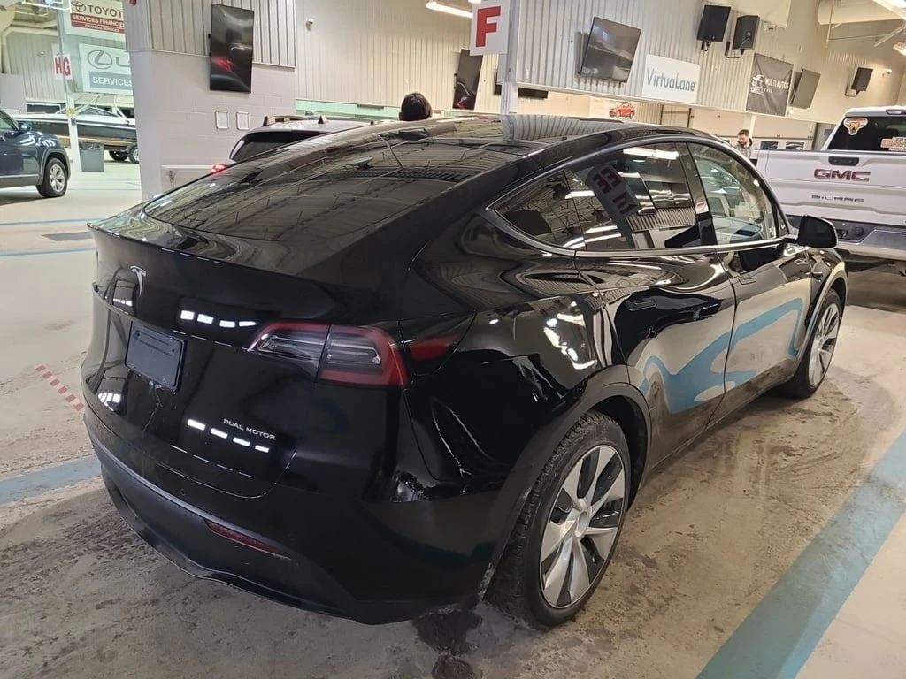 Tesla Model Y * LONG RANGE * CARFAX * ��� ������������ ������ | Mobile.bg � ����������� 3