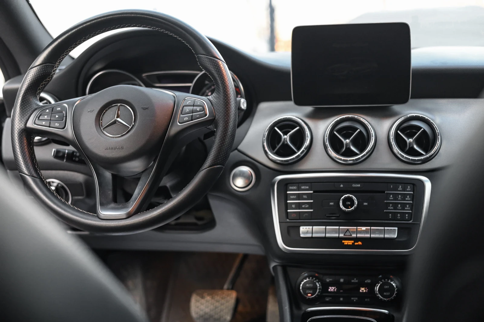 Mercedes-Benz CLA 200 CLA 200 SHOOTING BRAKE  NIGHT STAR 7G, снимка 14 - Автомобили и джипове - 53804138