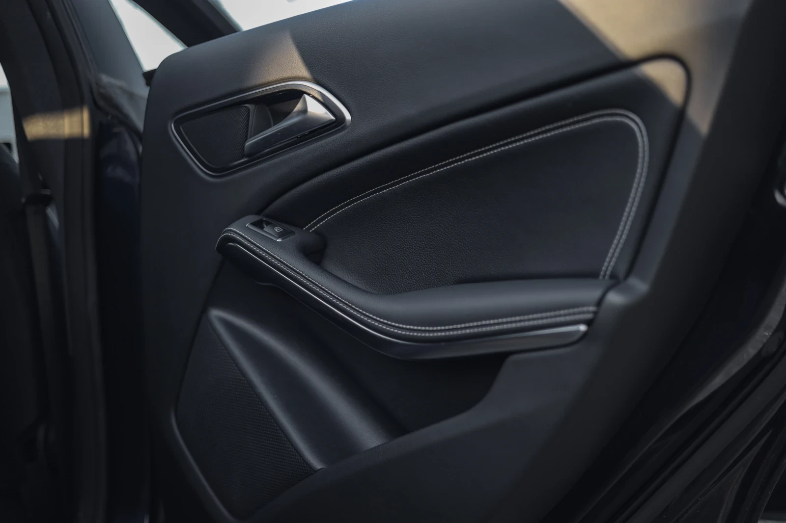 Mercedes-Benz CLA 200 CLA 200 SHOOTING BRAKE  NIGHT STAR 7G, снимка 13 - Автомобили и джипове - 53804138