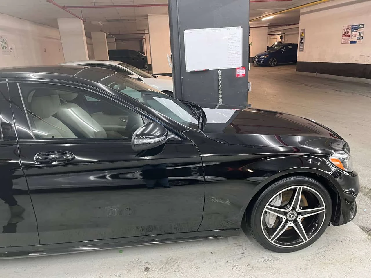 Mercedes-Benz C 300 NIGHT ПАКЕТ | ПАНО | KEYLESS | AMG LINE, снимка 3 - Автомобили и джипове - 53954742