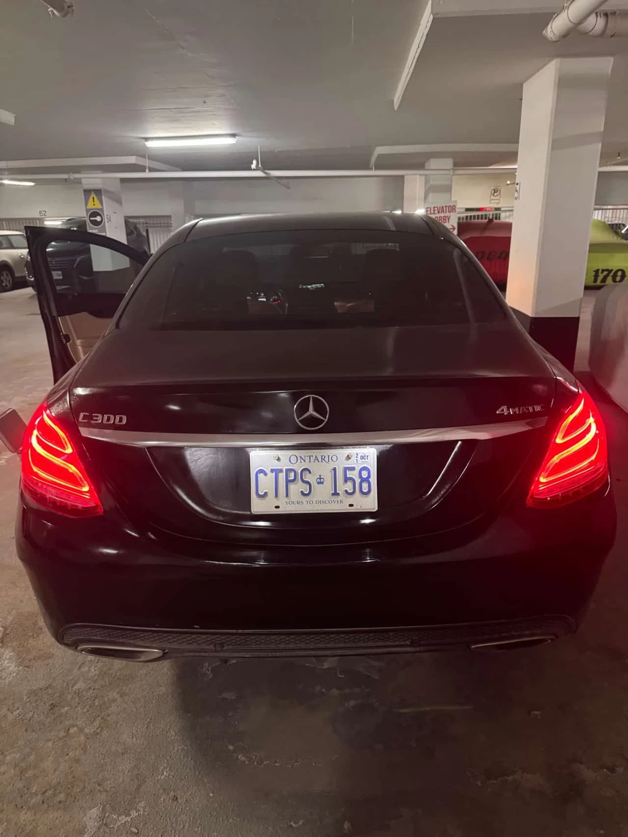 Mercedes-Benz C 300 NIGHT ПАКЕТ | ПАНО | KEYLESS | AMG LINE, снимка 4 - Автомобили и джипове - 53954742