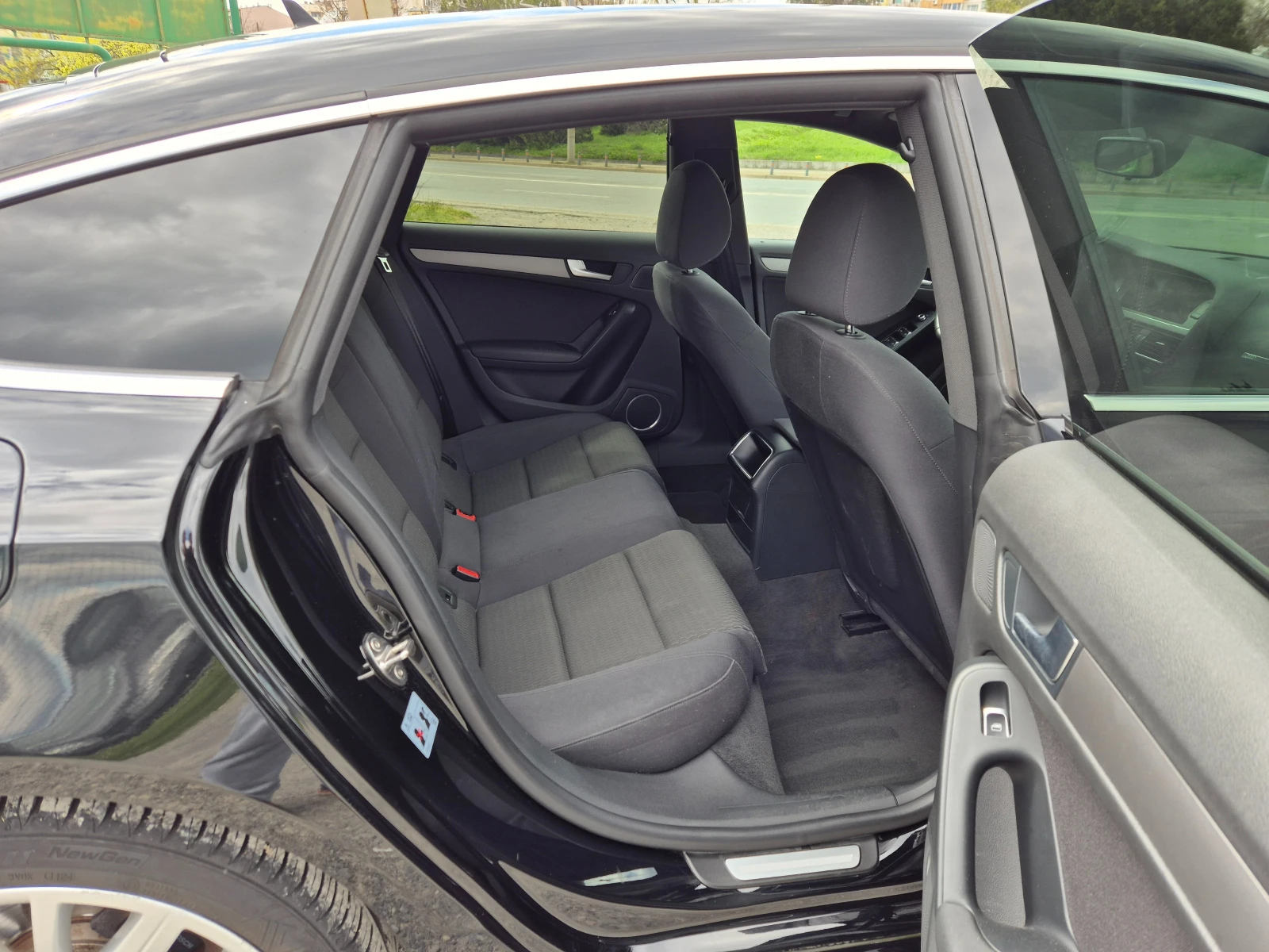 Audi A5 Sportback 2.0TDI Автомат, снимка 10 - Автомобили и джипове - 54157605