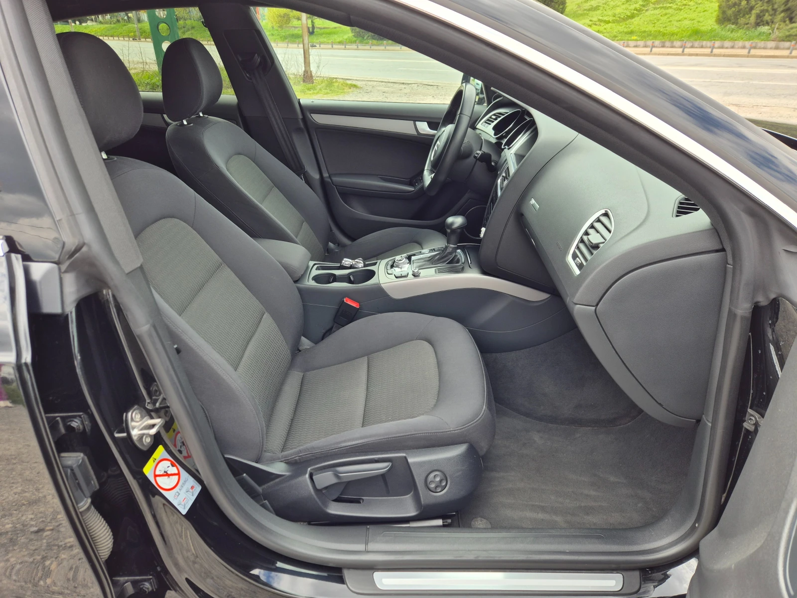 Audi A5 Sportback 2.0TDI Автомат, снимка 9 - Автомобили и джипове - 54157605