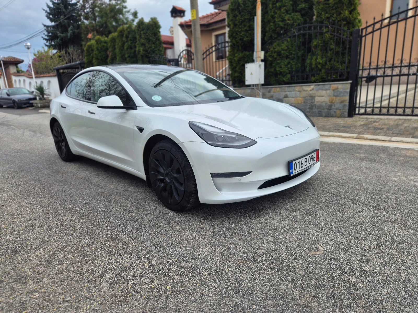 Tesla Model 3 Long Range/Dual Motor/21г/99000km, снимка 2 - Автомобили и джипове - 54223130